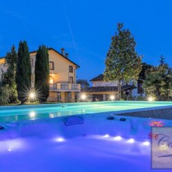 Property with pool for sale near Capannori Lucca Tuscany (15)-1200
