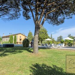 Property with pool for sale near Capannori Lucca Tuscany (19)-1200