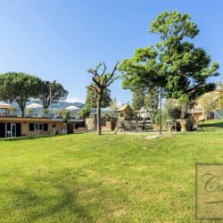 Property with pool for sale near Capannori Lucca Tuscany (4)-1200