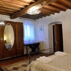 House with pool for sale in Chianti Tuscany (14)