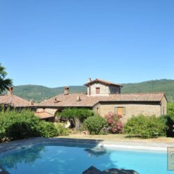 House with pool for sale in Chianti Tuscany (5)