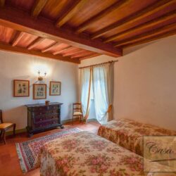 Wonderful stately villa for sale in Chianti Tuscany (24)-1200