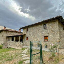 Beautiful Stone House for sale near Arezzo Tuscany (2)