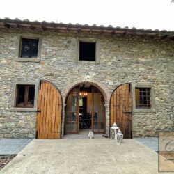 Beautiful Stone House for sale near Arezzo Tuscany (3)