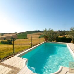 House for sale with pool and lake view Umbria (19)