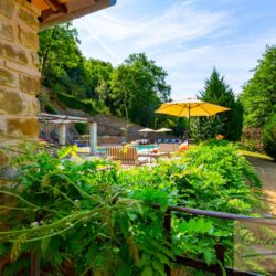 Beautiful Italian Property with Pool for sale in Chianti (29)