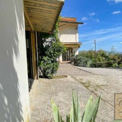 Villa with pool for sale near Buggiano Tuscany (119)