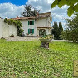 Villa with pool for sale near Buggiano Tuscany (145)