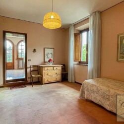 Villa with pool for sale near Buggiano Tuscany (82)