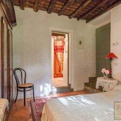 Beautiful Stone House for sale in Chianti (24)