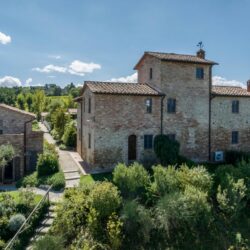 Beautiful Stone House with Pool for sale near Montepulciano (10)