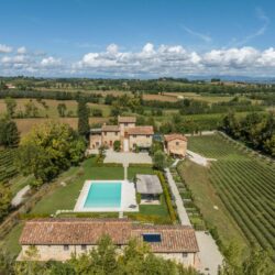 Beautiful Stone House with Pool for sale near Montepulciano (4)