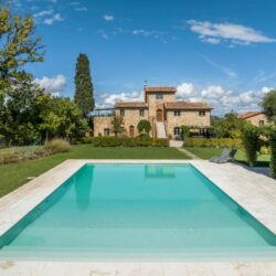 Beautiful Stone House with Pool for sale near Montepulciano (5)