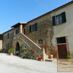 farmhouse to restore near Montalcino Tuscany (3)