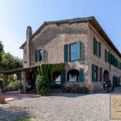 10 Bedroom property with pool and olive grove near SIena Tuscany (15)-1200