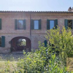 10 Bedroom property with pool and olive grove near SIena Tuscany (16)-1200