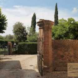 10 Bedroom property with pool and olive grove near SIena Tuscany (38)-1200