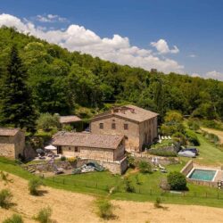 Beautiful Stone Farmhouse for sale near Siena with pool, Tuscany (36)-1200