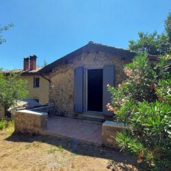 Large house with pool for sale near Molazzana Lucca Tuscany (30)-1200