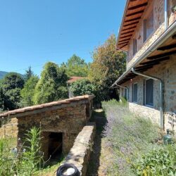 Large house with pool for sale near Molazzana Lucca Tuscany (37)-1200