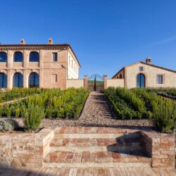 An incredible luxury property for sale in Tuscany (5)