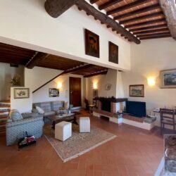 Apartment for sale with Shared pool near Cortona Tuscany (11)-1200