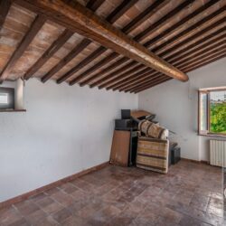 Farmhouse for sale near Montepulciano and Chianciano Terme (23)
