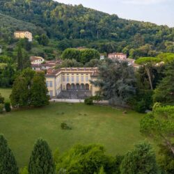 Historic villa for sale near Lucca Tuscany (14)