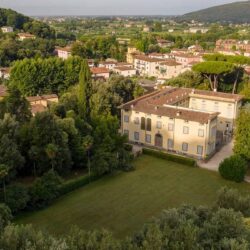 Historic villa for sale near Lucca Tuscany (33)