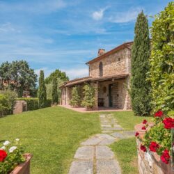 Luxury property for sale near Pistoia with pool, Tuscany (6)-1200