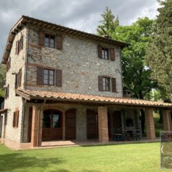 Stone house with pool for sale near Pescaglia Lucca (4)
