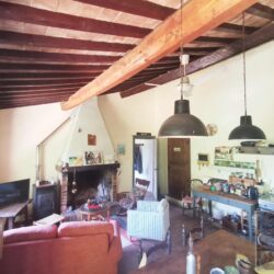 Beautiful Farmhouse for sale near San Gimignano, Tuscany (11)
