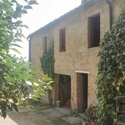 Beautiful Farmhouse for sale near San Gimignano, Tuscany (21)
