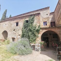Beautiful Farmhouse for sale near San Gimignano, Tuscany (24)