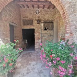 Beautiful Farmhouse for sale near San Gimignano, Tuscany (27)