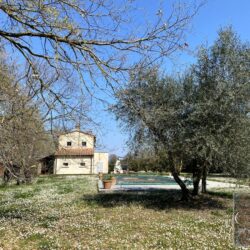 House with pool for sale near Cortona Tuscany (21)