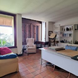 Modern Villa for sale Gragnano Lucca Tuscany (11)