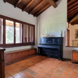Modern Villa for sale Gragnano Lucca Tuscany (13)