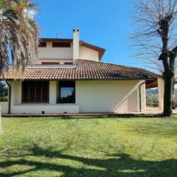 Modern Villa for sale Gragnano Lucca Tuscany (42)
