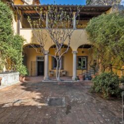 Villa for sale overlooking Florence, Tuscany (30)