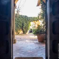 Villa for sale overlooking Florence, Tuscany (9)