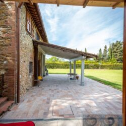 Stone house for sale near Castelfalfi Tuscany (21)