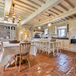 Stunning Tuscan Villa for sale near Lucca, Tuscany (43)