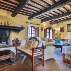 Wonderful Val d'Orcia Property with Pool for sale (20)