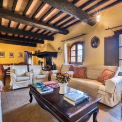 Wonderful Val d'Orcia Property with Pool for sale (21)