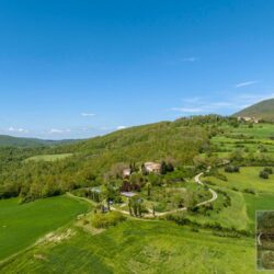 Wonderful Val d'Orcia Property with Pool for sale (50)