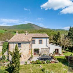 Wonderful Val d'Orcia Property with Pool for sale (55)