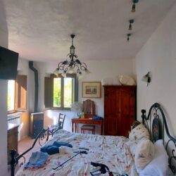 House with pool for sale near Bagni di Lucca (11)