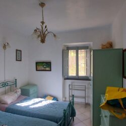 House with pool for sale near Bagni di Lucca (8)