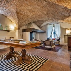 The perfect Tuscan property for sale in Chianti with pool (25)